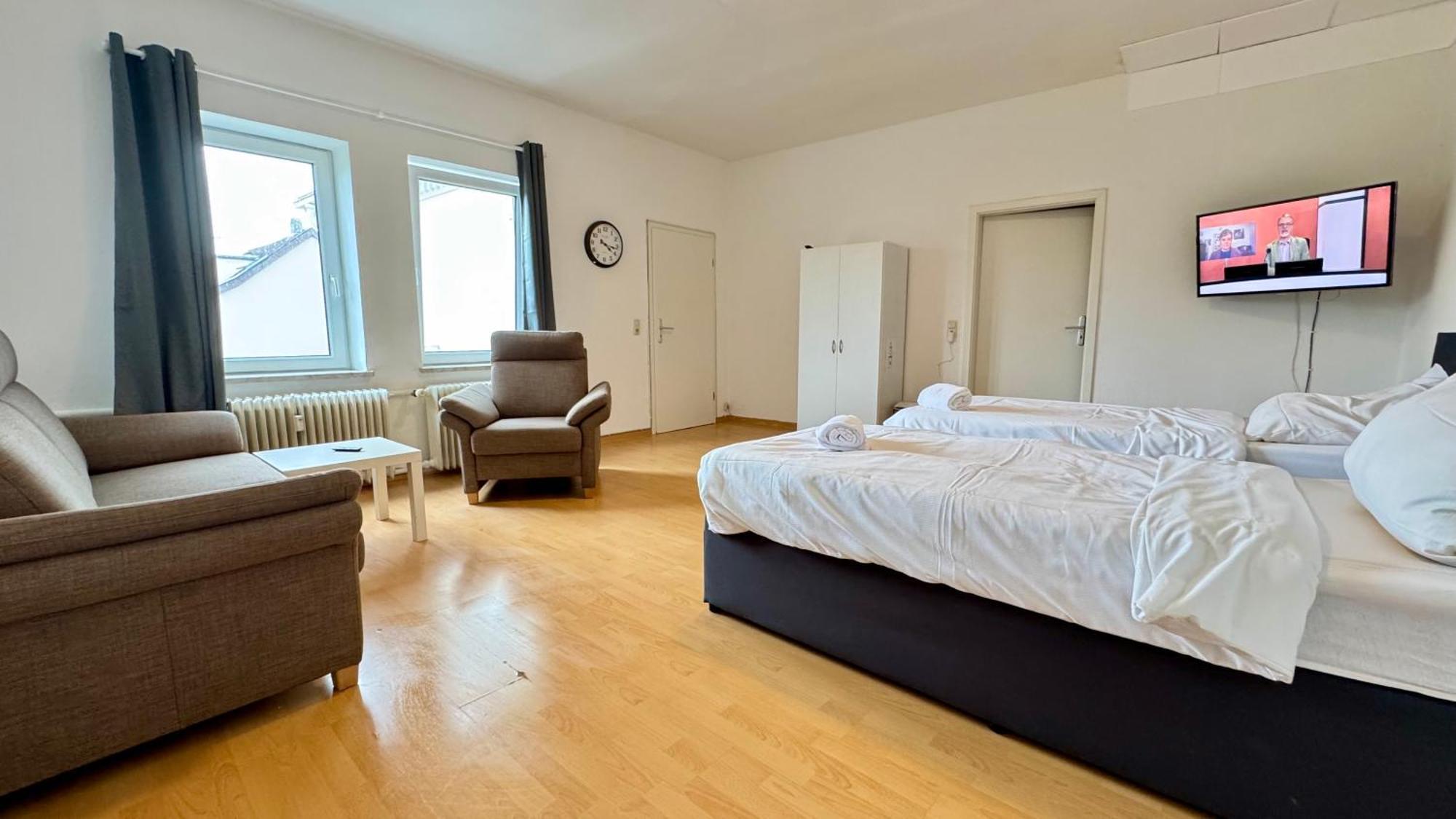 Apartments Im Herzen Von Neumuenster Innenstadt & Hbf Fusslaeufig, Mit Privatparkplatz Zewnętrze zdjęcie