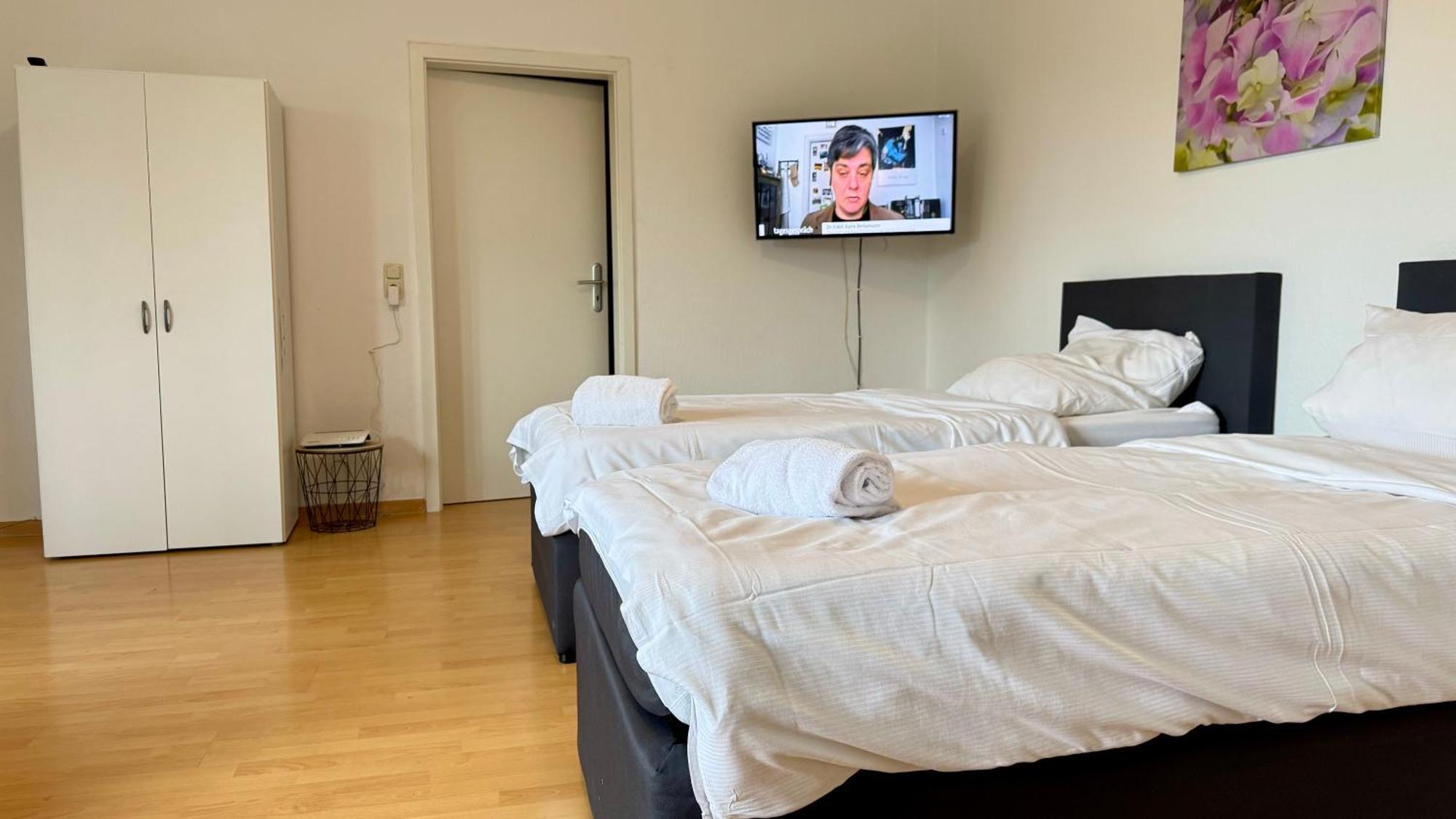Apartments Im Herzen Von Neumuenster Innenstadt & Hbf Fusslaeufig, Mit Privatparkplatz Zewnętrze zdjęcie