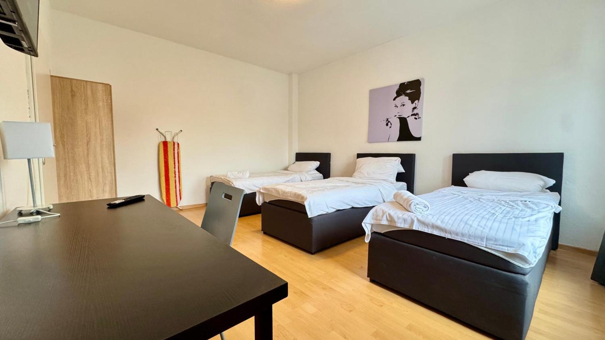 Apartments Im Herzen Von Neumuenster Innenstadt & Hbf Fusslaeufig, Mit Privatparkplatz Zewnętrze zdjęcie