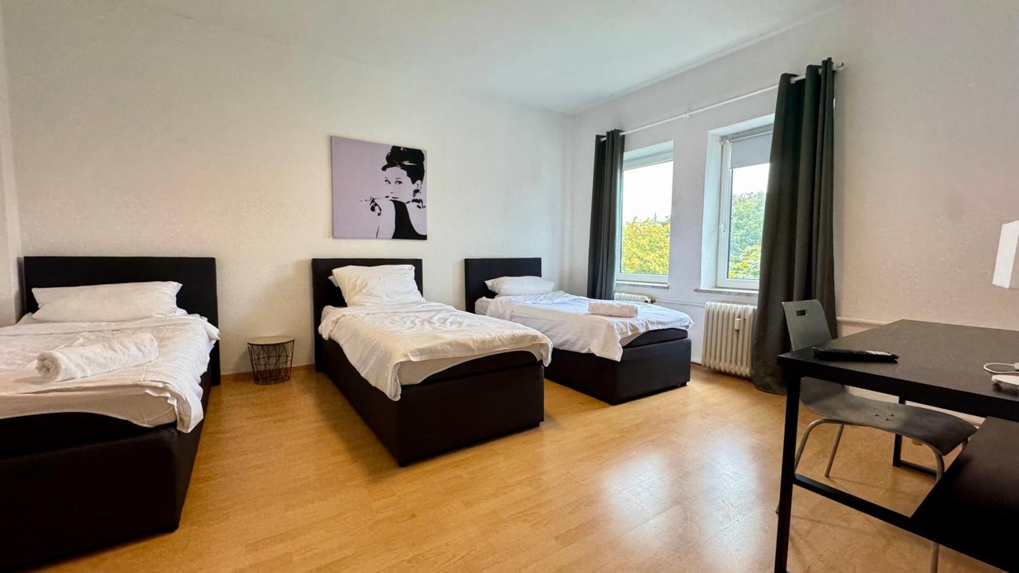 Apartments Im Herzen Von Neumuenster Innenstadt & Hbf Fusslaeufig, Mit Privatparkplatz Zewnętrze zdjęcie